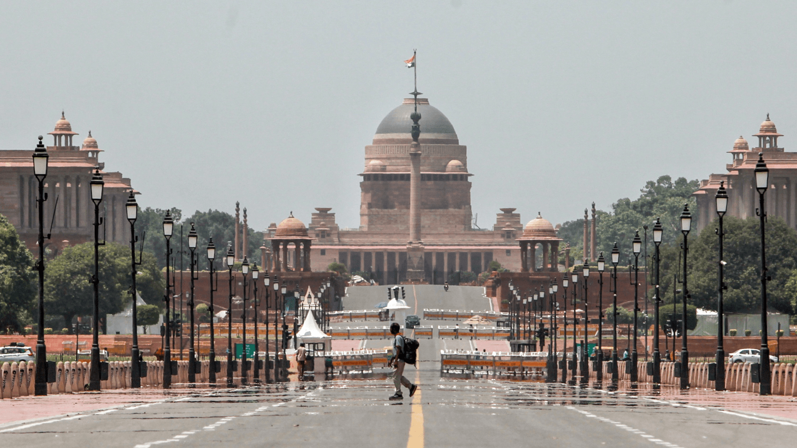 Delhi swelters at 42.7°C as IMD warns of severe heatwave; red alert in 3 states