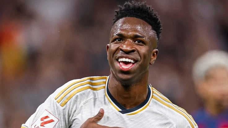 Vinícius double keeps Real Madrid’s title hopes alive