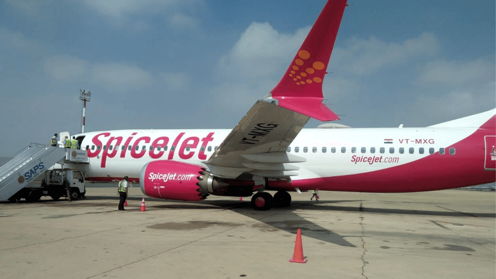 Why are SpiceJet pilots still waiting for salaries? Cash crunch deepens