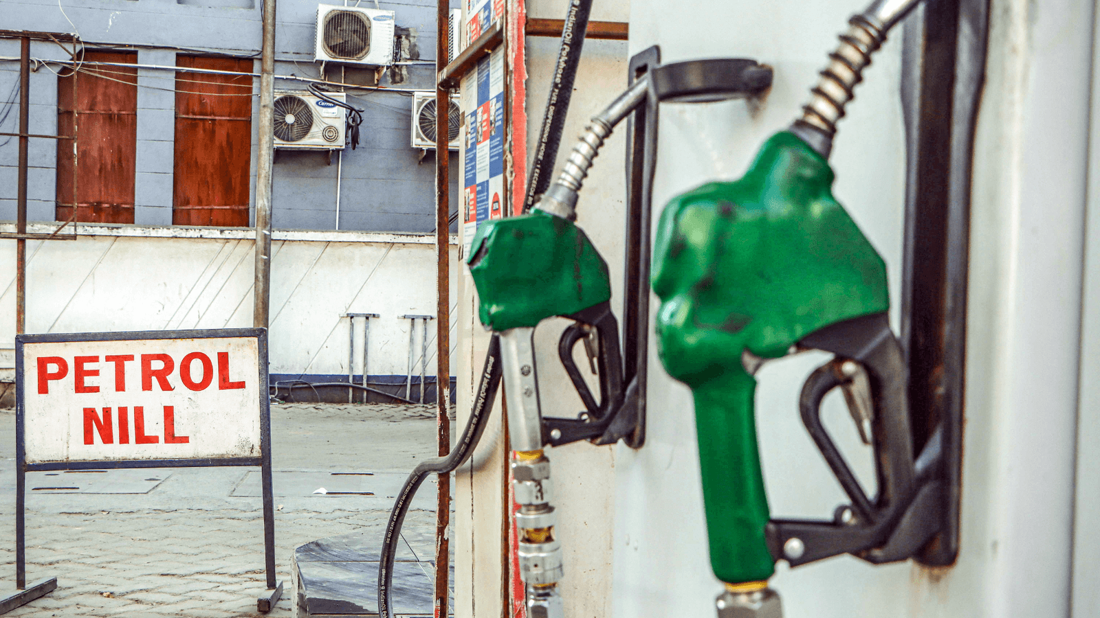 Will petrol prices fall next? Fuel rates unchanged despite global oil price drop; check city-wise rates