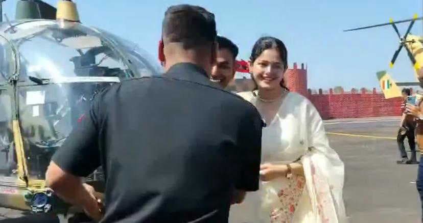 Army takes note after officer’s proposal beside helicopter captures internet