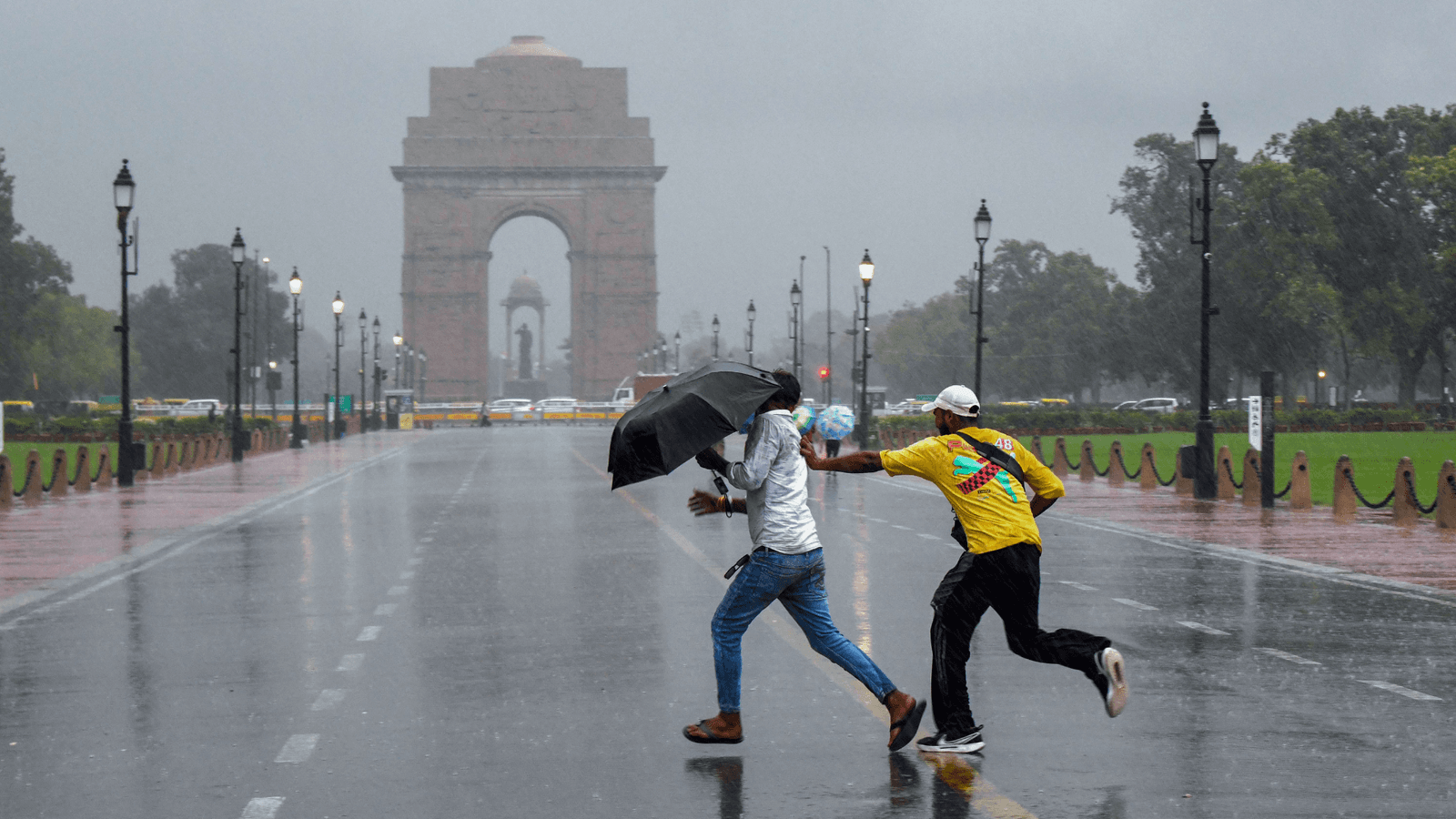 Delhi-NCR braces for powerful overnight storm system, but winter chill remains unlikely
