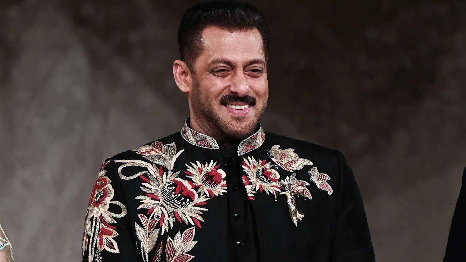 Salman Khan sends legal notice over film linked to blackbuck controversy