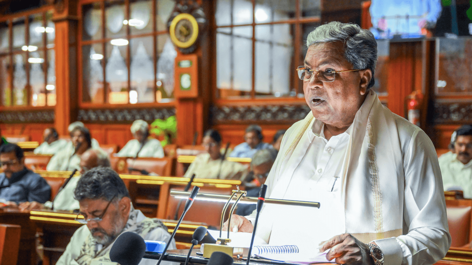 Siddaramaiah keeps official bungalow, DK Shivakumar to move into another government house