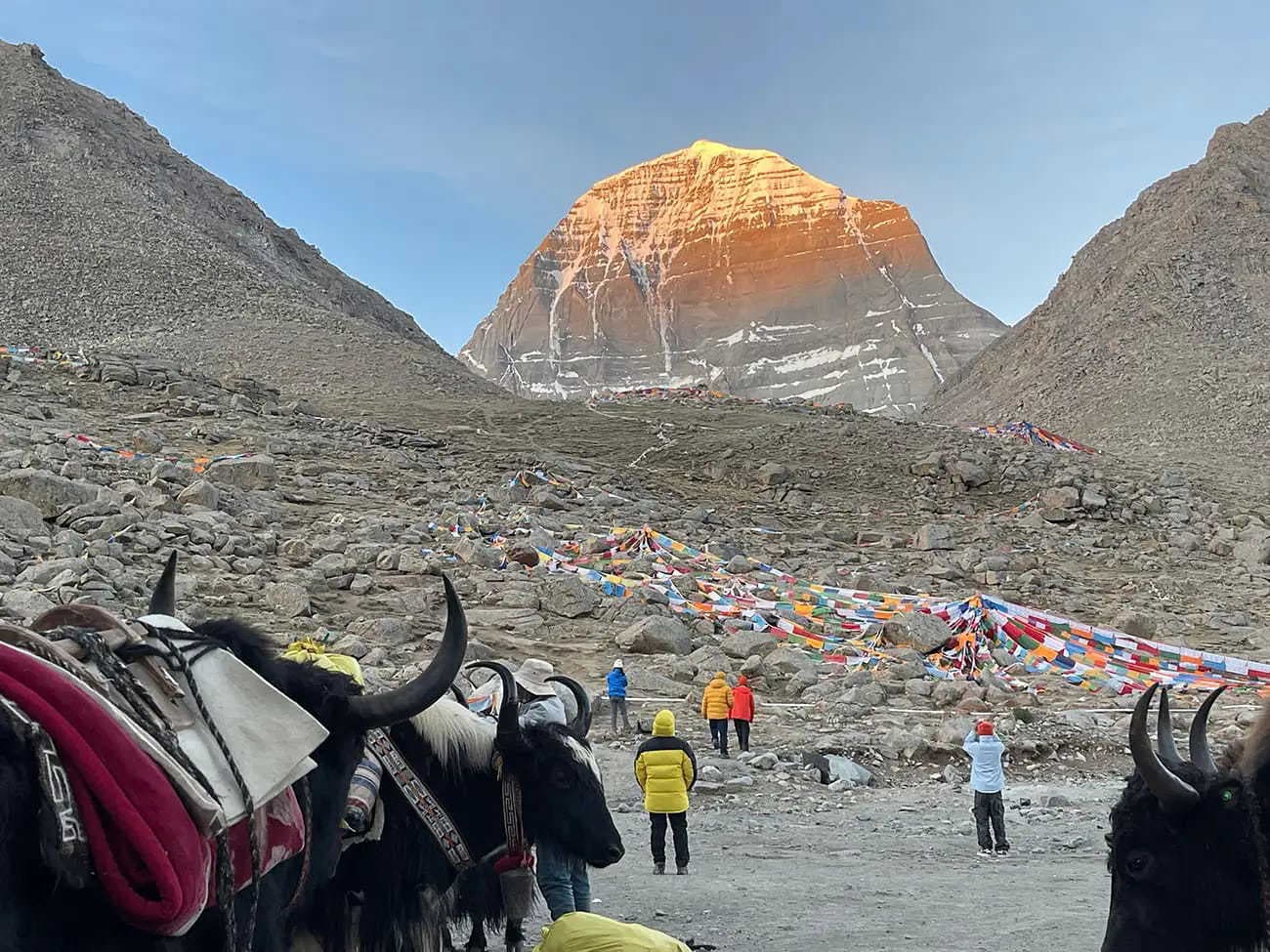 Kailash Mansarovar Yatra begins with first pilgrims crossing Nathu La Pass