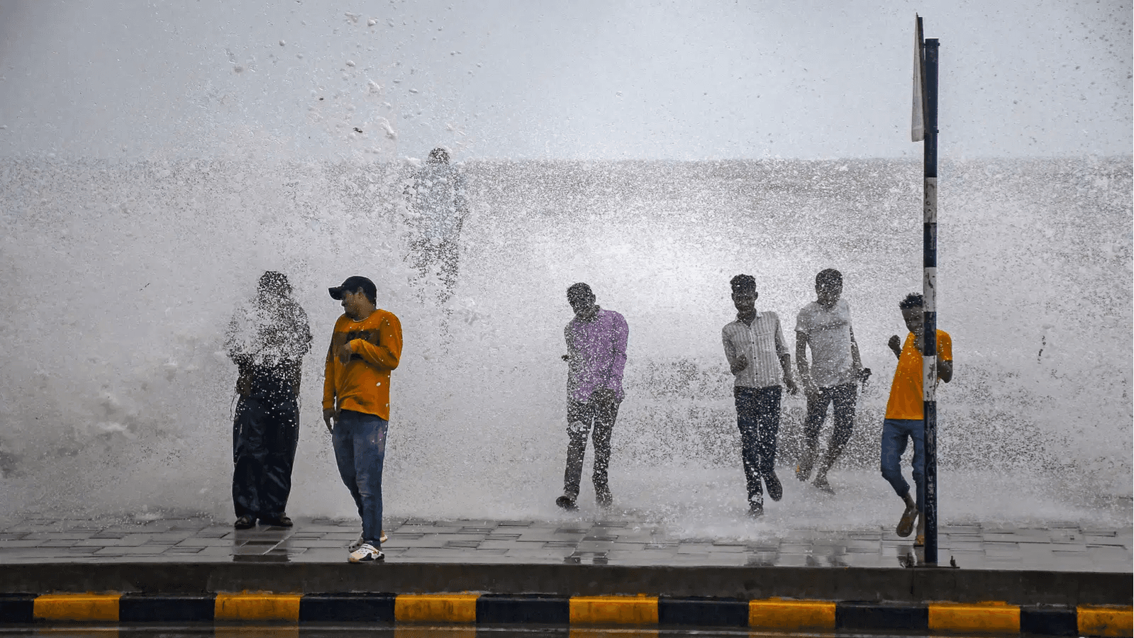High tides up to 4.89 metre expected — Mumbai residents urged to stay cautious