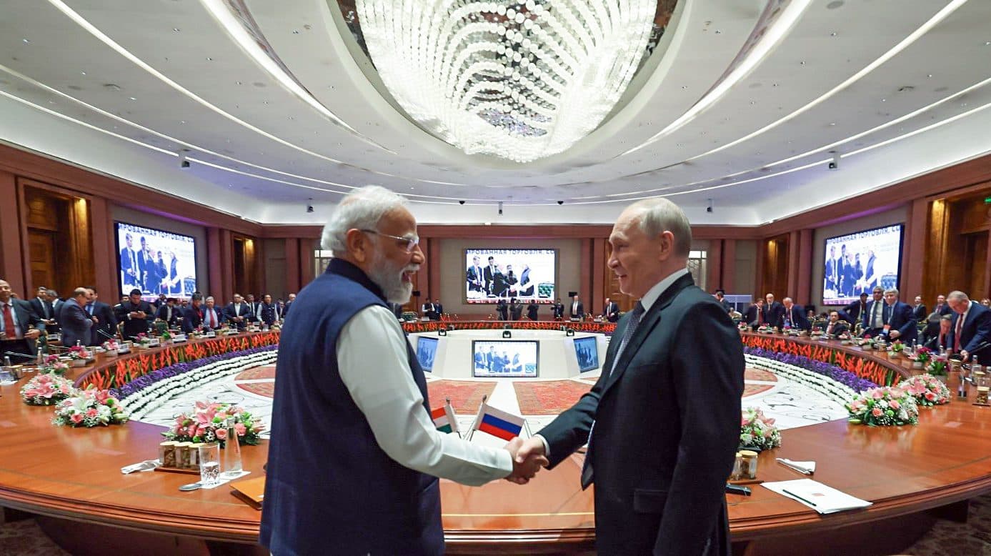 Fuel crisis pushes Russia to seek gasoline from India | File image