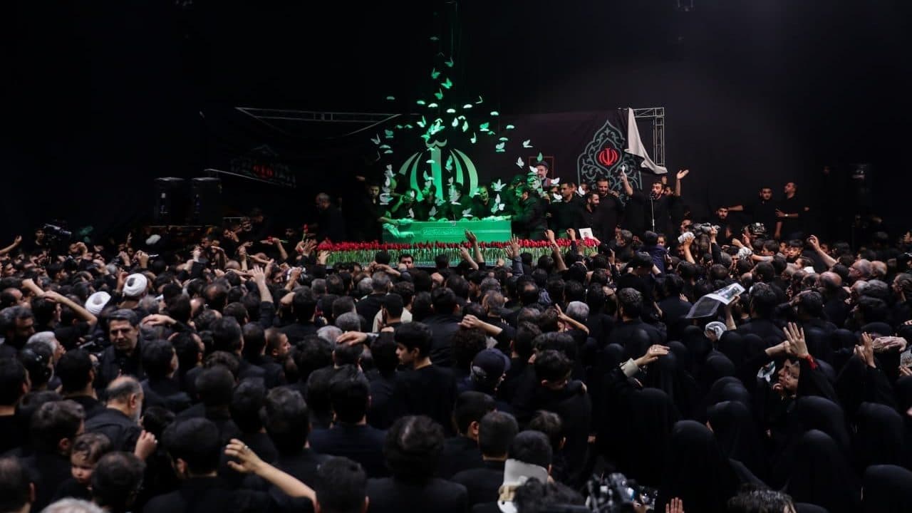 Iran witnesses a sea of mourners at Ali Khamenei's funeral | X/@Basha