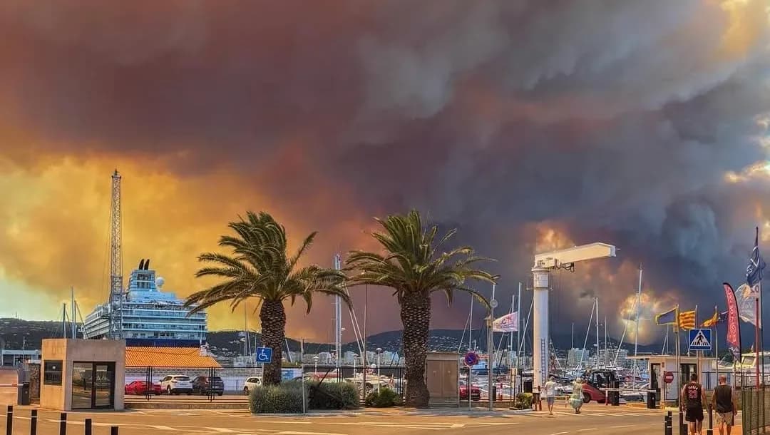 Spain wildfire kills 12, leaves 19 missing as blaze rips through southern Spain